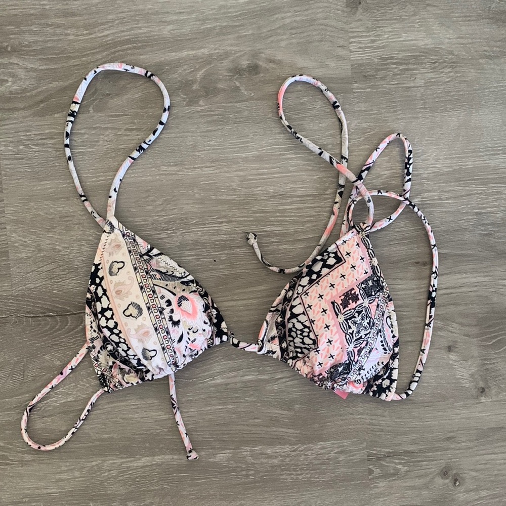 Victoria’s Secret bikini top